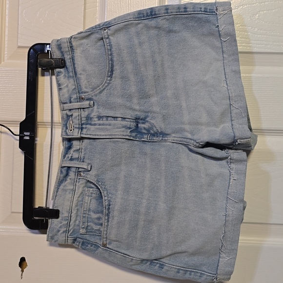 NWT Good American Good '90s Short MidRise Roll Hem Distressed Relaxed Denim 2/26